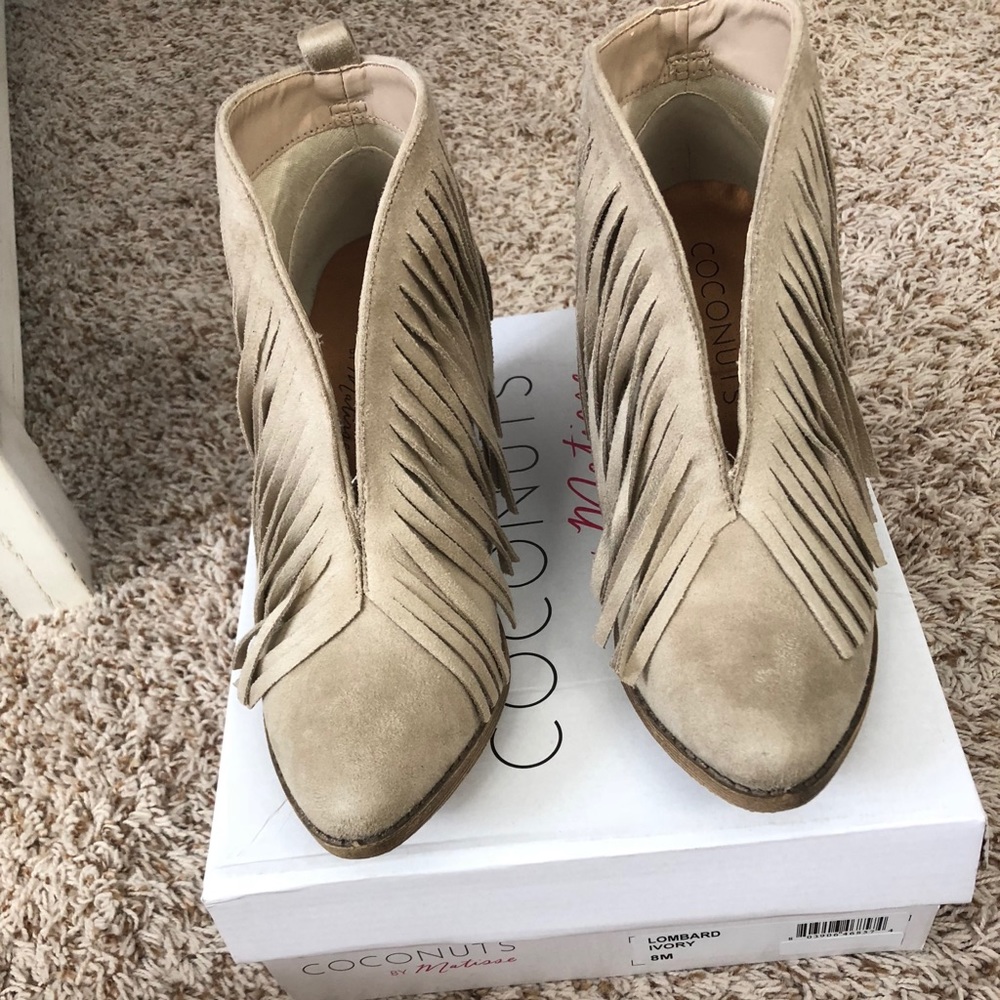 Coconuts by Matisse Lombard Fringe Bootie size 8